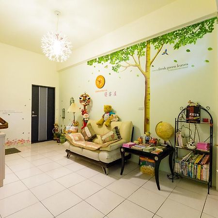 Отель Play House Тайнань Экстерьер фото