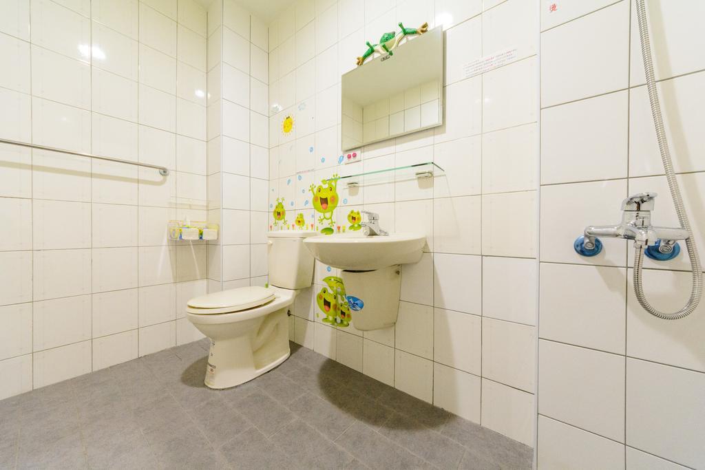 Отель Play House Тайнань Экстерьер фото